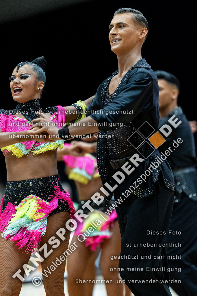 20240113-11078 | Hier finden Sie Tanz Bilder vom Latein und Standard Formationen tanzen. Sportbilder vom Tanzsport. Schöne Fotos und von Weltmeisterschaft, Europameisterschaft, Bundesliga, Regionalliga, Oberliga und Landesliga sowie von GOC Stuttgart, DanceComp, WM Bremen