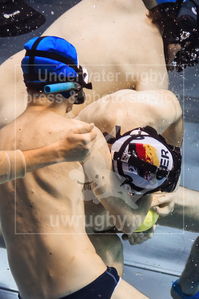Herren-Nationalmannschaftslehrgang in Krefeld | Unterwasser-Aufnahmen der deutschen Herren-Nationalmannschaft im Unterwasser-Rugby - Realisiert mit Pictrs.com