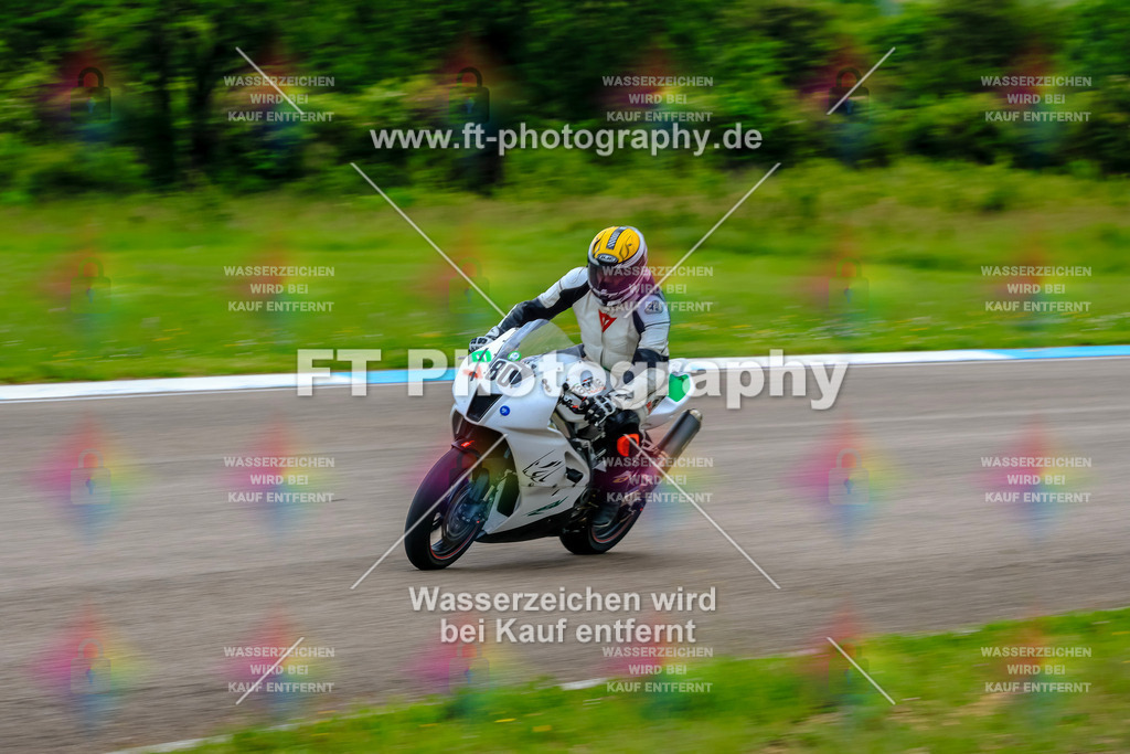 MotoTeam-3516 | Hier findet Ihr Bilder von Touristenfahrten auf der Nürburgring Nordschleife oder von anderen Veranstaltungen die ich besucht habe. Viel Spass beim Durch Schauen 