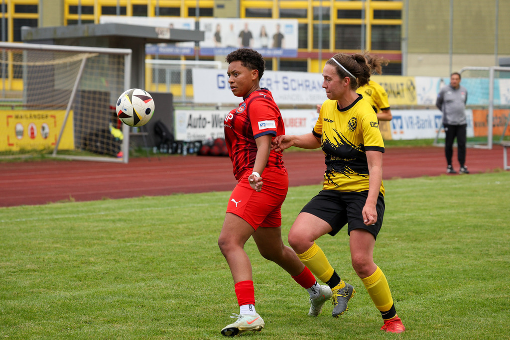 Fußball I FRAUEN I Saison 2025-2026 I Freundschaftsspiel I SGM Ebnat-Waldhausen - 1FC Heidenheim 1846 2 I_250823_2419 | Fotopresso – Sportfotografie in Heidenheim & Umgebung. Professionelle Sportfotografie für unvergessliche Momente. Dynamische Action-Shots, emotionale Szenen & hochwertige Bilder. - Realisiert mit Pictrs.com