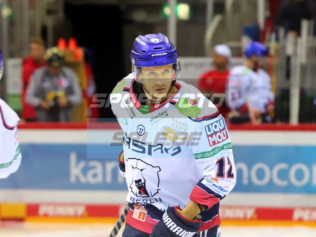 Eric Mik - EBB | Eric Mik - EBB - Realisiert mit Pictrs.com