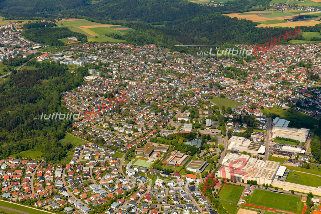 mutlangen-2800-jahr-2024 | Das Luftbild zeigt :  Mutlangen - Die Luftaufnahme wurde 2024 vom UL-Flugzeug aus erstellt ( keine Drohne ) - Hochauflösende Luftaufnahme - Für grossformatige Ausdrucke geeignet. Die Geschenkidee !Mit Lizenz und Bildrechte bestellbar