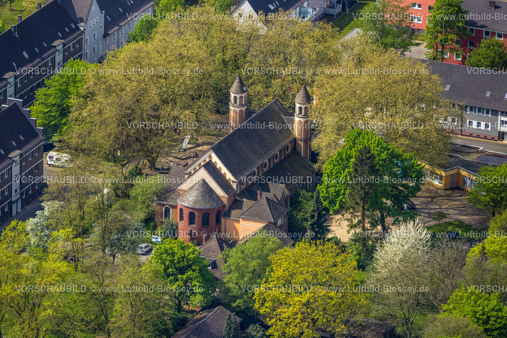 Oberhausen240401063 | Luftbild, ehemalige St. Peter Peterskirche umringt von Grünanlage  am Peterplatz, Alstaden, Oberhausen, Ruhrgebiet, Nordrhein-Westfalen, Deutschland