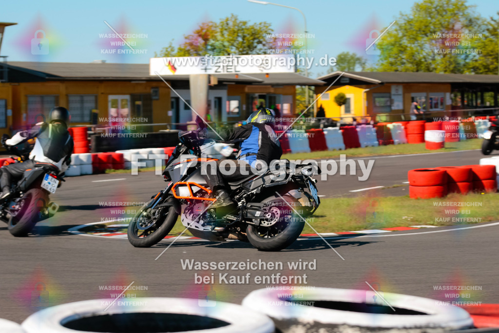 Moto-TeamOBK-21517 | Hier findet Ihr Bilder von Touristenfahrten auf der Nürburgring Nordschleife oder von anderen Veranstaltungen die ich besucht habe. Viel Spass beim Durch Schauen 