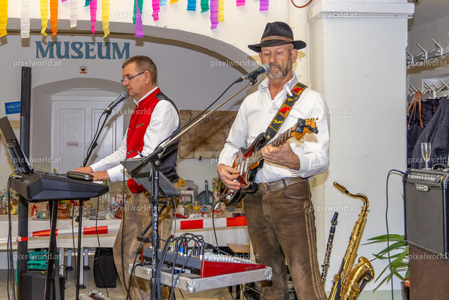 Ball der älteren Generation | Bildershop von pixelworld.at - Realisiert mit Pictrs.com