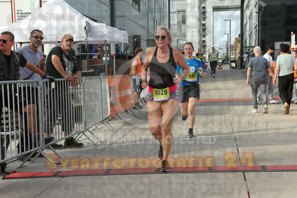 250920_1540_EX1_0376 | Sportfotografie im Rhein-Sieg Kreis, Köln, Bonn, NRW, Rheinland Pfalz, Hessen, etc. Unser Tätigkeitsfeld umfasst den Laufsport vom Volkslauf über den Marathon, Duathlon, Triathon bis zum Ultralauf wie Kölnpfad Ultra oder Schindertrail.