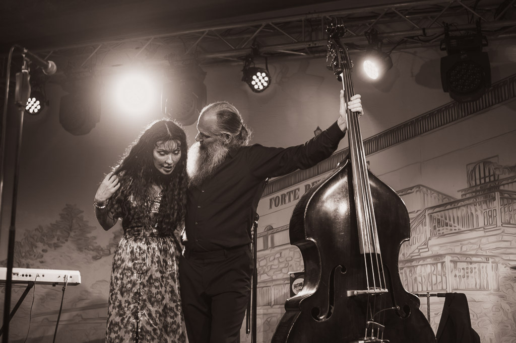 Maria Markesini Konzert | Maria Markesini meets Klazz Brothers im Forte Belvedere Leisnig zum Festival Hallo Leisnig 2022. - Realisiert mit Pictrs.com