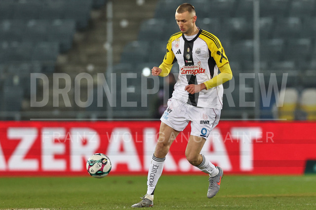 Austrian Bundesliga: Grazer AK 1902 vs LASK | GRAZ, AUSTRIA, 13.DEC.25 - SOCCER - ADMIRAL Bundesliga, Grazer AK 1902 vs LASK. The image shows Sasa Kalajdzic (Lask).