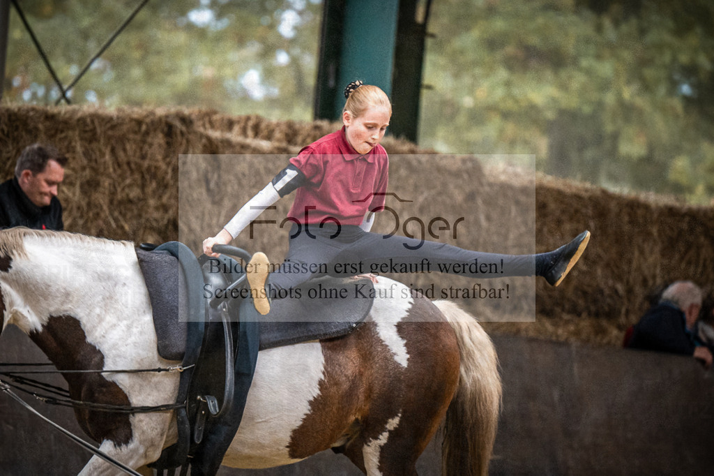 DOS_0326 | Entdecke hochwertige Reitturnierfotos von Foto Oger. Professionell, emotional und authentisch – jetzt Lieblingsmomente im Shop bestellen.Deutschlandweite Turnierfotografie. - Realisiert mit Pictrs.com