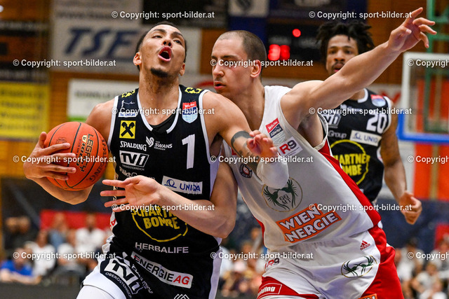 AUT, BSL, Basketball, Gmunden Swans vs BC Vienna | 27.05.2023, Raiffeisen Sportpark Gmunden, AUT, BSL, Gmunden Swans vs BC Vienna, im Bild Dominic Green (Swans) vs Stefan Savic (Vienna)


// BSL, Basketball Super League Match between Gmunden Swans and BC Vienna in Gmunden, Austria on 2023/05/27