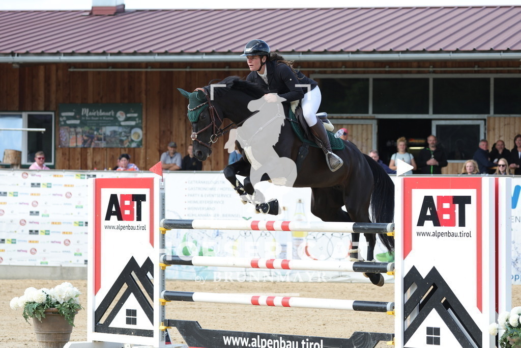 0P6A9373 | Willkommen bei Brunnmayr - Design & Fotografie – Ihrem Spezialisten für Reitturniere und Pferdeveranstaltungen in Oberösterreich, Salzburg und Bayern! Seit über 17 Jahren sind wir leidenschaftlich dabei.
