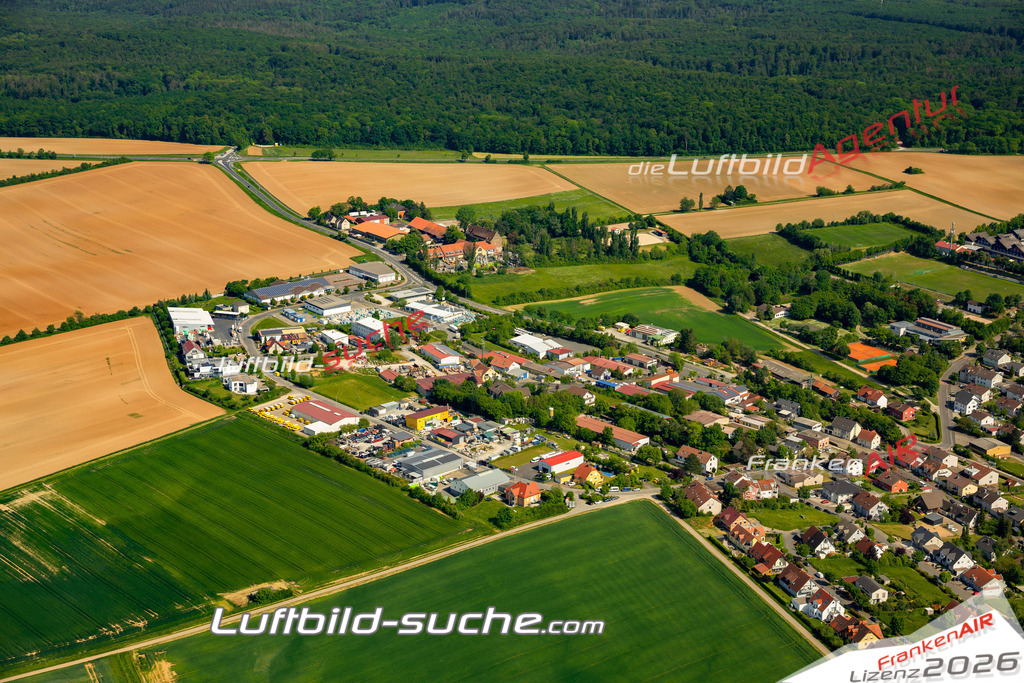 Das Luftbild zeigt Gewerbegebiet Eisingen - Die Luftaufnahme wurde 2023 vom UL-Flugzeug aus erstellt ( keine Drohne ) - Hochauflösende Luftaufnahme - Für grossformatige Ausdrucke geeignet. Die Geschenkidee !Mit Lizenz und Bildrechte bestellbar