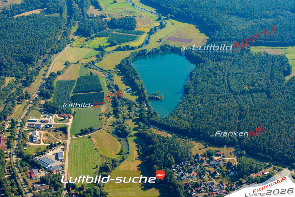 Das Luftbild zeigt : Petersgmünd Weiher Georgensgmünd - Die Luftaufnahme wurde 2024 vom UL-Flugzeug aus erstellt ( keine Drohne ) - Hochauflösende Luftaufnahme - Für grossformatige Ausdrucke geeignet. Die Geschenkidee !Mit Lizenz und Bildrechte bestellbar