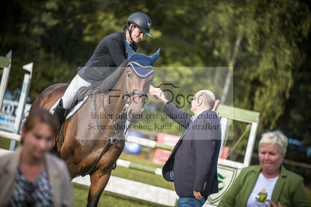 DOS_0078 | Entdecke hochwertige Reitturnierfotos von Foto Oger. Professionell, emotional und authentisch – jetzt Lieblingsmomente im Shop bestellen.Deutschlandweite Turnierfotografie. - Realisiert mit Pictrs.com