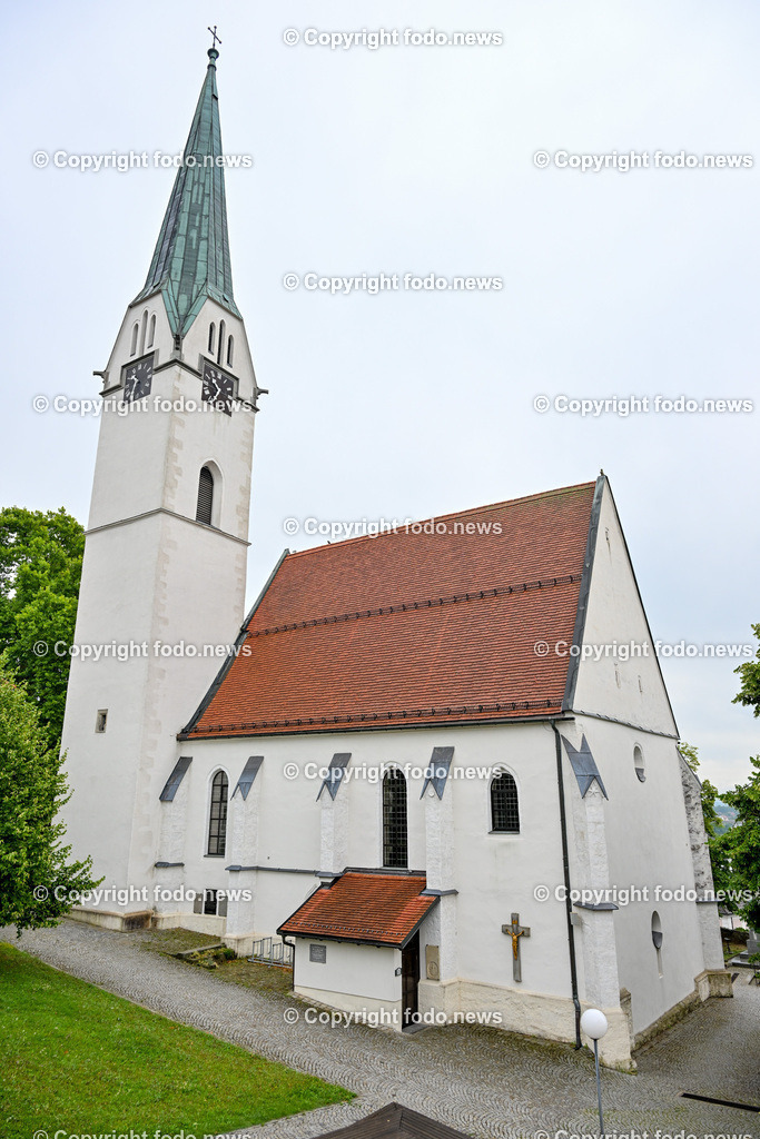 Mauthausen_ Schloss Pragstein_ 25.07.2023-8 | 25.07.2023, Mauthausen, AUT, Schloss Pragstein, im Bild Pfarrkirche Hl. Nikolaus in Mauthausen