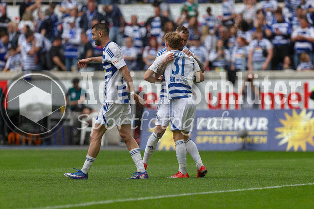 03.05.2026, GER, Fussball, Herren, 3. Liga, Saison 2025/2026, MSV Duisburg - FC Energie Cottbus | Dominik Kother (MSV Duisburg) Torjubel, jubelt mit seiner Mannschaft nach dem Treffer zum 2:0 