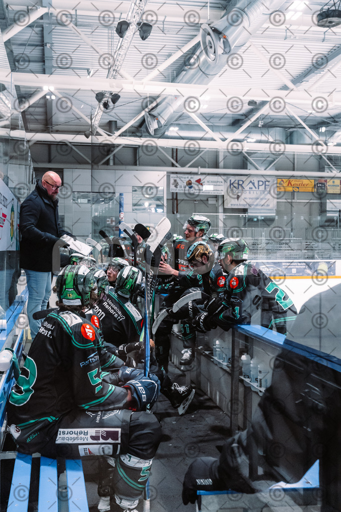 Alligators_vs_Passau_03_12_2025-35 | Höchstadt Alligators Fotogalerie: Eishockey-Action aus Franken. Professionelle Spielfotos, Portraits & Stadionbilder zum Download. Jetzt entdecken! - Realized with Pictrs.com