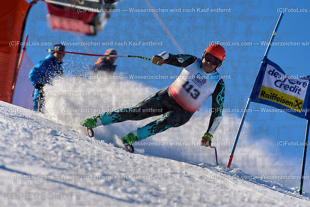 ALP4791_MASTERS-Cup_GS-A Herrn_Mestres Robert | (C)FotoLois.com, Alois Spandl. FIS Masters-Cup Wildschönau, Giant Slalom auf der Piste Schatzberg GS, Siegerehrung auf dem Dorfplatz Niederau, Sa 13. Januar 2024.