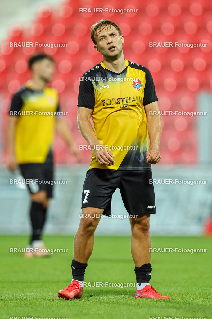 SB_KFCBAU_20250815_5355.JPG -  - KFC Uerdingen - SF Baumberg - Oberliga Niederrhein | Krefeld, Deutschland, 15.08.25: Alexander Lipinski (KFC Uerdingen) schaut während des Oberliga Niederrhein Spiels zwischen KFC Uerdingen - SF Baumberg in der Grotenburg Stadion am 15. August 2025 in Krefeld, Deutschland. (Foto von Stefan Brauer/Brauer-Fotoagentur)
