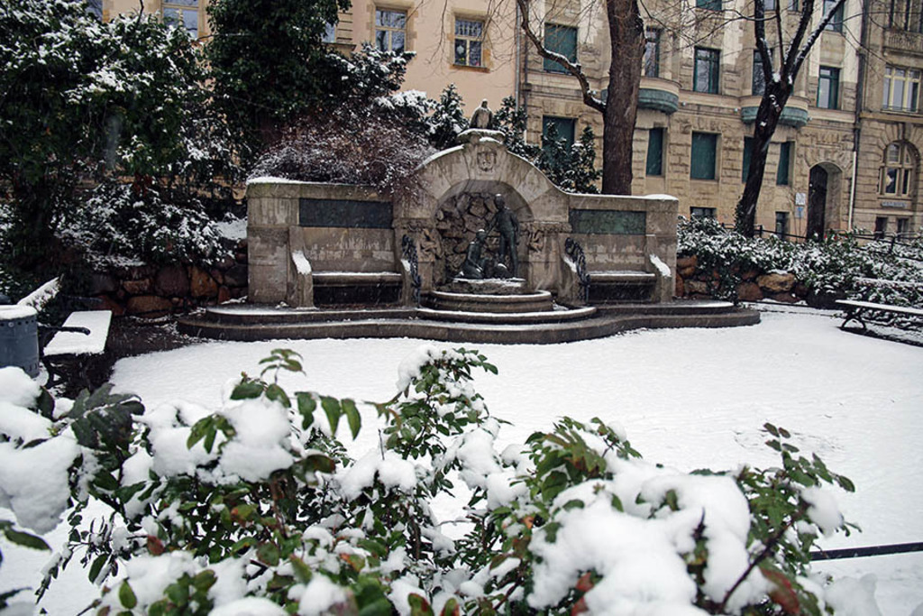 Foto: Leipzig - Märchenbrunnen | Das Team hinter BILDLEXIKON LEIPZIG bündelt historische wie aktuelle Informationen über die Stadt Leipzig in Text und Bild auf einer Plattform und stellt diese der interessierten Öffentlichkeit zur Verfügung.