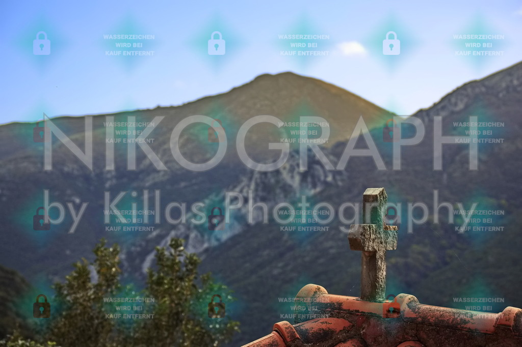 Kloster Giroméri - Iera Moni Giromeriou | Das Kloster „Iera Moni Giromeriou“ liegt in der Präfektur Thesprotia im Nordwesten von Griechenland, rund acht Kilometer von der Stadt Filiates entfernt. Auf der Bergkette Farmakovouni wurde das Kloster Anfang des 14. Jahrhunderts auf einer Höhe von rund 300 Metern gegründet.