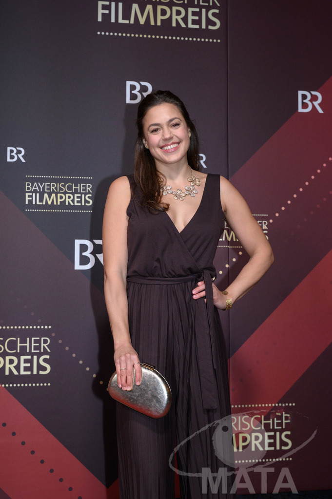 _DWI4994 | Katharina Scheuba bei der Verleihung des 47. Bayerischen Filmpreises 2026  im Prinzregententheater. München, Deutschland. Der Bayerische Filmpreis wird seit 1979 von der Bayerischen Staatsregierung verliehen, um die Bedeutung des Kinofilms als Kulturgut herauszustellen - Realisiert mit Pictrs.com