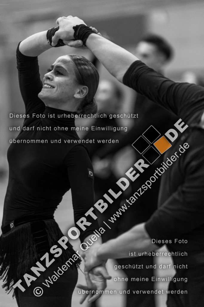 20231020-00825 | Hier finden Sie Tanz Bilder vom Latein und Standard Formationen tanzen. Sportbilder vom Tanzsport. Schöne Fotos und von Weltmeisterschaft, Europameisterschaft, Bundesliga, Regionalliga, Oberliga und Landesliga sowie von GOC Stuttgart, DanceComp, WM Bremen