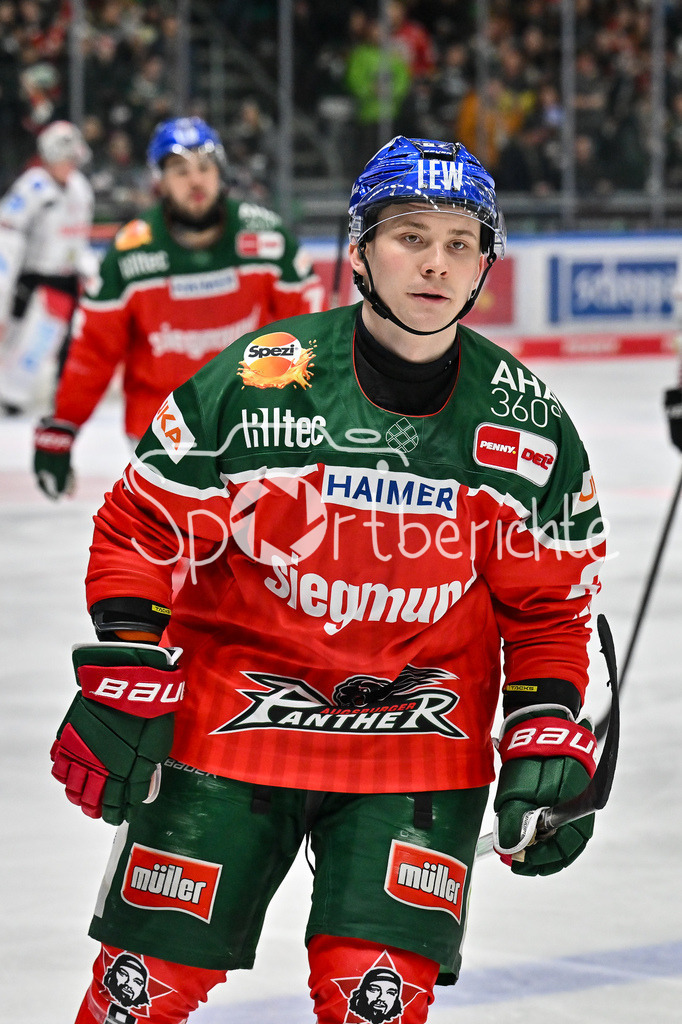 Augsburger Panther - Fischtown Pinguins | Die Panther freuen sich wenig ueber den Treffer zum 1-5 durch Florian ELIAS (Augsburger Panther #67) / Tor / Torschuetze / DEL: Augsburger Panther - Fischtown Pinguins, Curt Frenzel Stadion am 08.01.2025