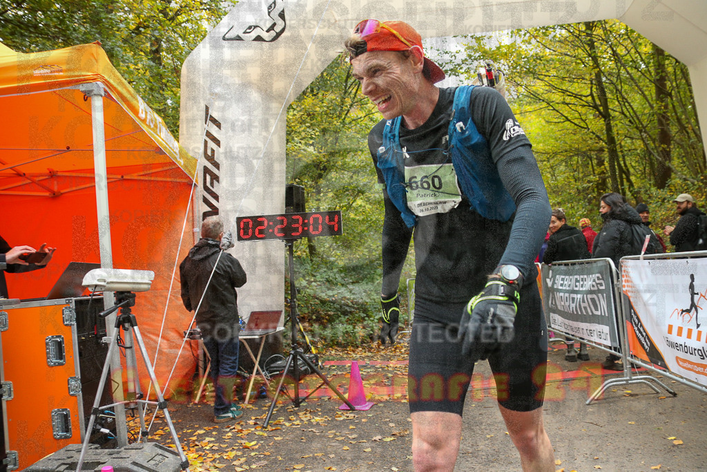 251026_1224_EX1_0307 | Sportfotografie im Rhein-Sieg Kreis, Köln, Bonn, NRW, Rheinland Pfalz, Hessen, etc. Unser Tätigkeitsfeld umfasst den Laufsport vom Volkslauf über den Marathon, Duathlon, Triathon bis zum Ultralauf wie Kölnpfad Ultra oder Schindertrail.