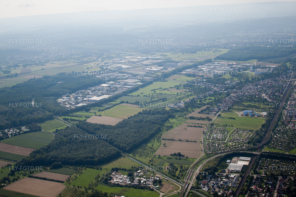 Luftbild: Hagsfeld, Industriegebiet von Norden im Ortsteil Grötzingen in Karlsruhe im Bundesland Baden-Württemberg in Deutschland. Foto: IMG_33447.jpg vom 05.09.2010 durch Werner Riehm/FLY-FOTO.de