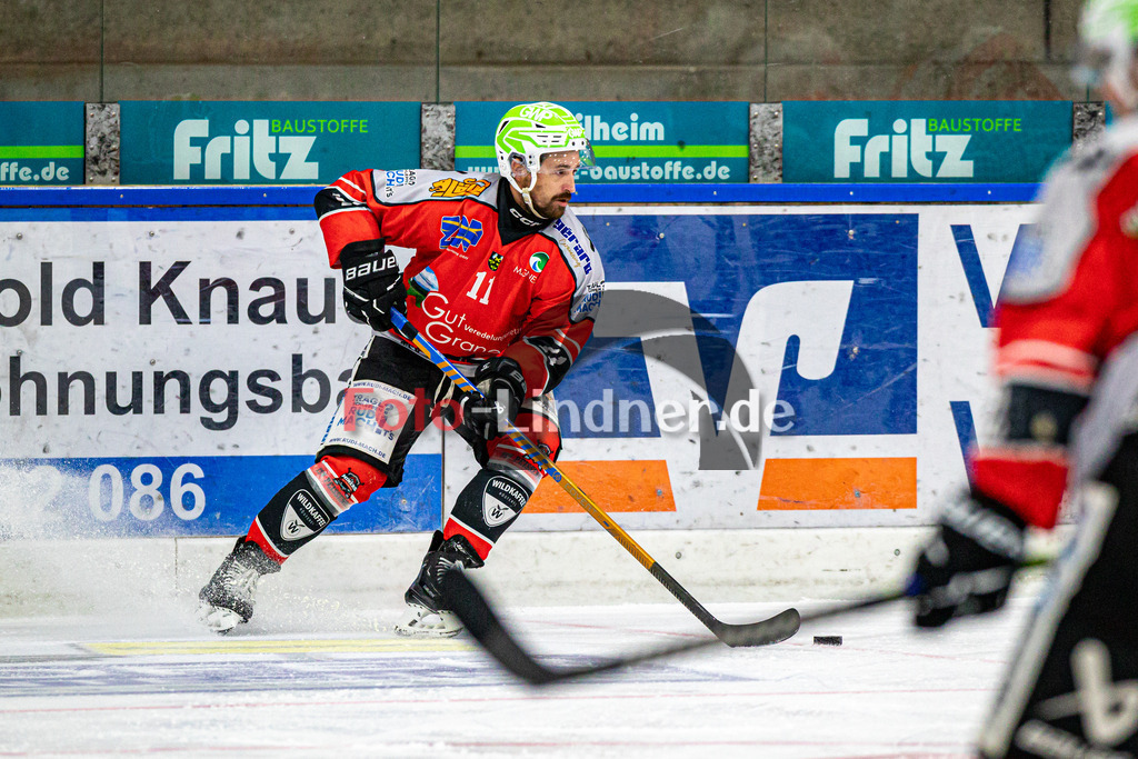 TSV Peißenberg Miners vs ESC Kempten SHARKS | Eishockey Bayernliga Vorbereitung 2024/2025, TSV Peißenberg Miners vs ESC Kempten SHARKS, 20241004,Florian SIMON (Miners 11) in Aktion,2024-10-04 in Peißenberg (Eisstadion)Florian SIMON (Miners 11)Copyright: WolfgangxLindner
