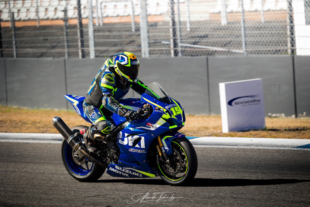 Ducati Trackday Hockenheimring 2026 | Entdecken Sie die faszinierende Welt von Alexander Tschuncky Arts: Kreative Fotografie, atemberaubende Automobilkunst und hochwertiger Bilderdruck. Lassen Sie sich inspirieren! - Realisiert mit Pictrs.com