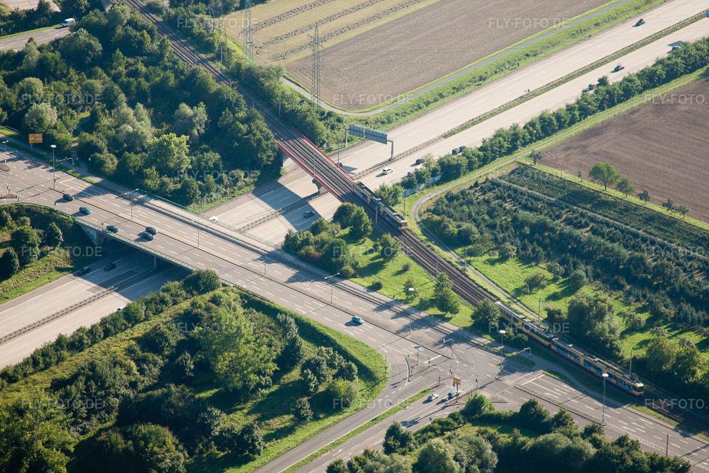 Luftbild: Ausfahrt A5 Ettlingen im Ortsteil Rüppurr in Karlsruhe im Bundesland Baden-Württemberg in Deutschland. Foto: IMG_32371.jpg vom 21.08.2010 durch Werner Riehm/FLY-FOTO.de