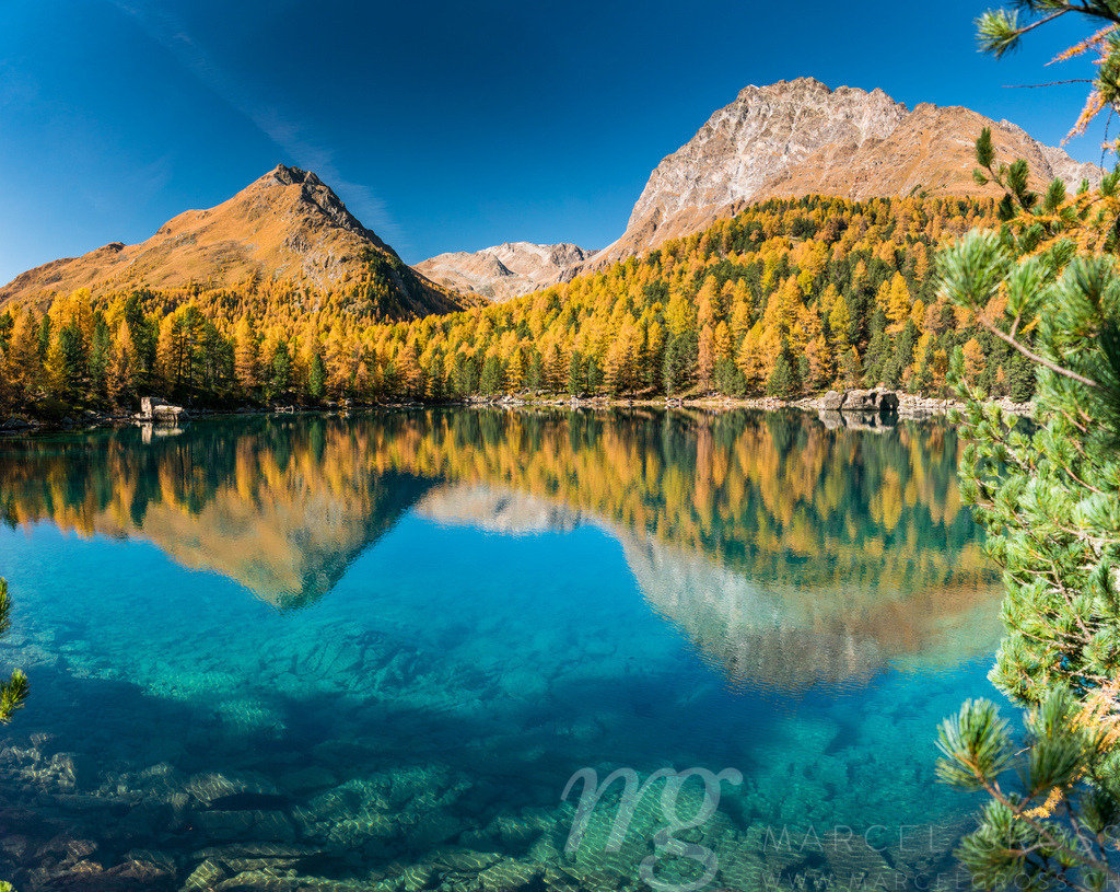 Lago di Saoseo im Herbst, Puschlav, Schweiz | Panoramic capture of picturesque Lago di Saoseo on a beautiful autumn day in Puschlav - Realisiert mit Pictrs.com