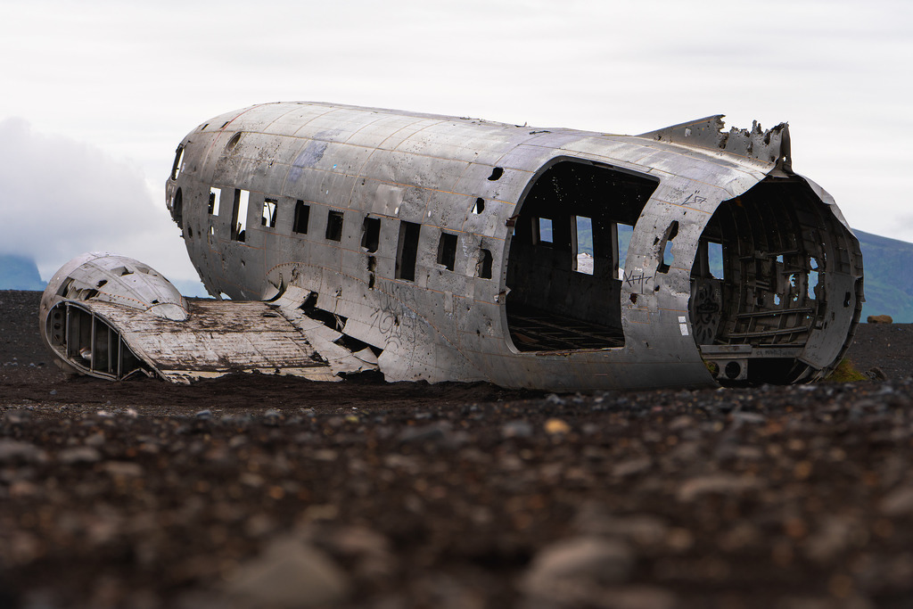 Island Flugzeugwrack | freigereist - Realisiert mit Pictrs.com