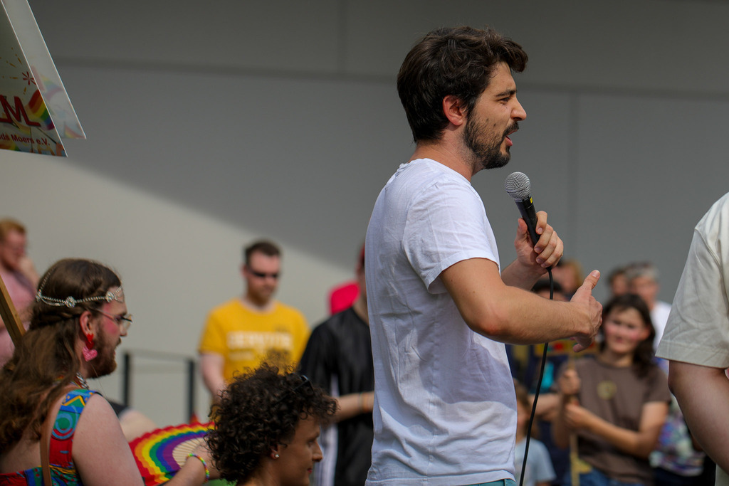 CSD_Moers_190725_111 | Bildergalerie von Sport-Ereignissen aber auch von weiteren spannenden Dingen - nicht nur vom Niederrhein. In Anlehnung an den bekannten Spruch von Hanns Dieter Hüsch heißt das Motto: "Niederrhein ist überall".  - Realisiert mit Pictrs.com