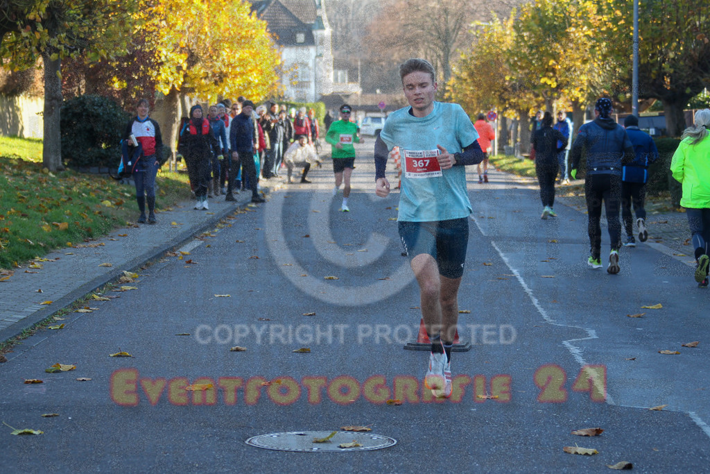 241201_1216_EV4_2009 | Sportfotografie im Rhein-Sieg Kreis, Köln, Bonn, NRW, Rheinland Pfalz, Hessen, etc. Unser Tätigkeitsfeld umfasst den Laufsport vom Volkslauf über den Marathon, Duathlon, Triathon bis zum Ultralauf wie Kölnpfad Ultra oder Schindertrail.