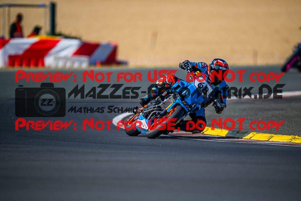 MaZZes_FotoMatrix_220722_0737 | QUAD