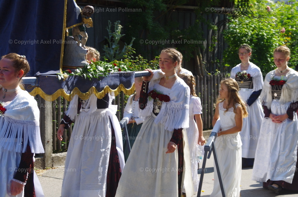 IMGP4207 | fotografiert von Axel PollmannLeonhardi Wallfahrt Benediktbeuern und Murnau, Fronleichnam, Fasching, Landschaft im Loisachtal und Benediktbeuern  - Realisiert mit Pictrs.com