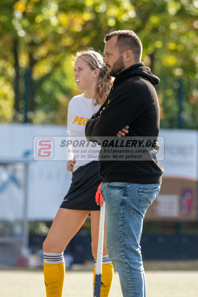 SFE_20231021_0012 | Deutsche Meisterschaft Weibliche U16 Halbfinale Düsseldorfer HC - Harvestehuder THC am 21.10.2023 in Köln (Düsseldorfer Hockeyclub 1905 e.V.), Photo: Stephan Fehrmann 2023 (Sports-Gallery)