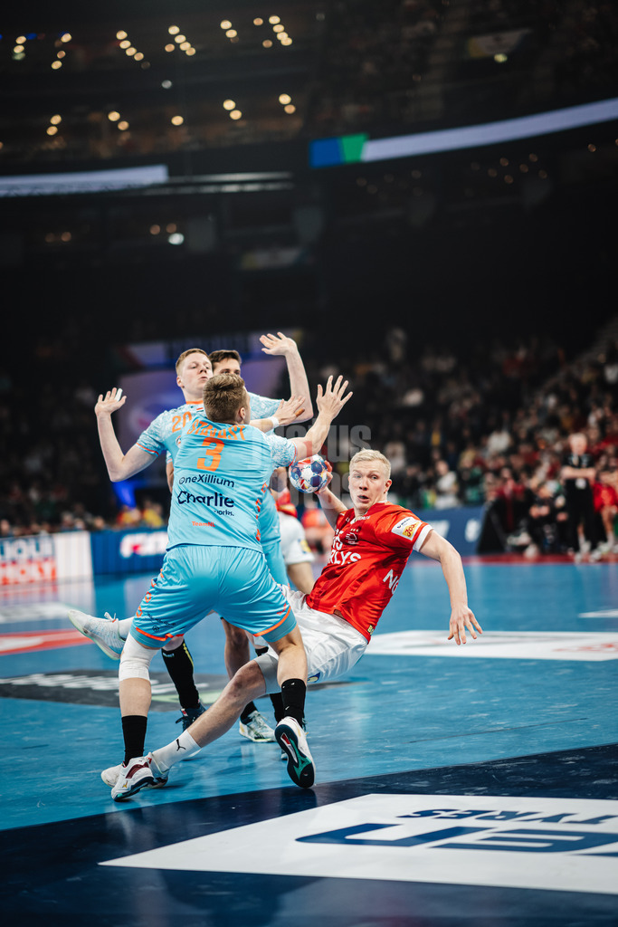 Handball | Herren | EHF EURO 2024 | European Championshop Men 2024 Final Tournament | Dänemark vs. Holland | 17.01.2024 | Magnus Saugstrup Jensen (#15, Dänemark, DEN) beim Wurf