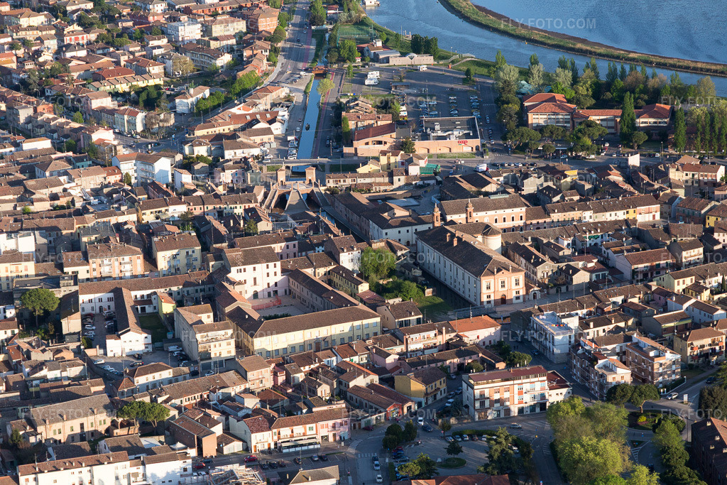 Aerial view: View of the town in Comacchio in the state Ferrara, Italy.Photo: IMG_098673.jpg taken on 04/06/2017 by Werner Riehm/FLY-FOTO.comResolution of the original: 5472 x 3648 px