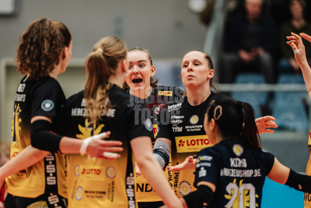 Volleyball | Frauen | Saison 2025/2026 | Volleyball Bundesliga | ETV Hamburger Volksbank Volleys vs. VfB Suhl LOTTO Thüringen | 07.03.2026 | suhl jubelt, in der Mitte Monika Brancuska (#25, VfB Suhl LOTTO Thüringen)