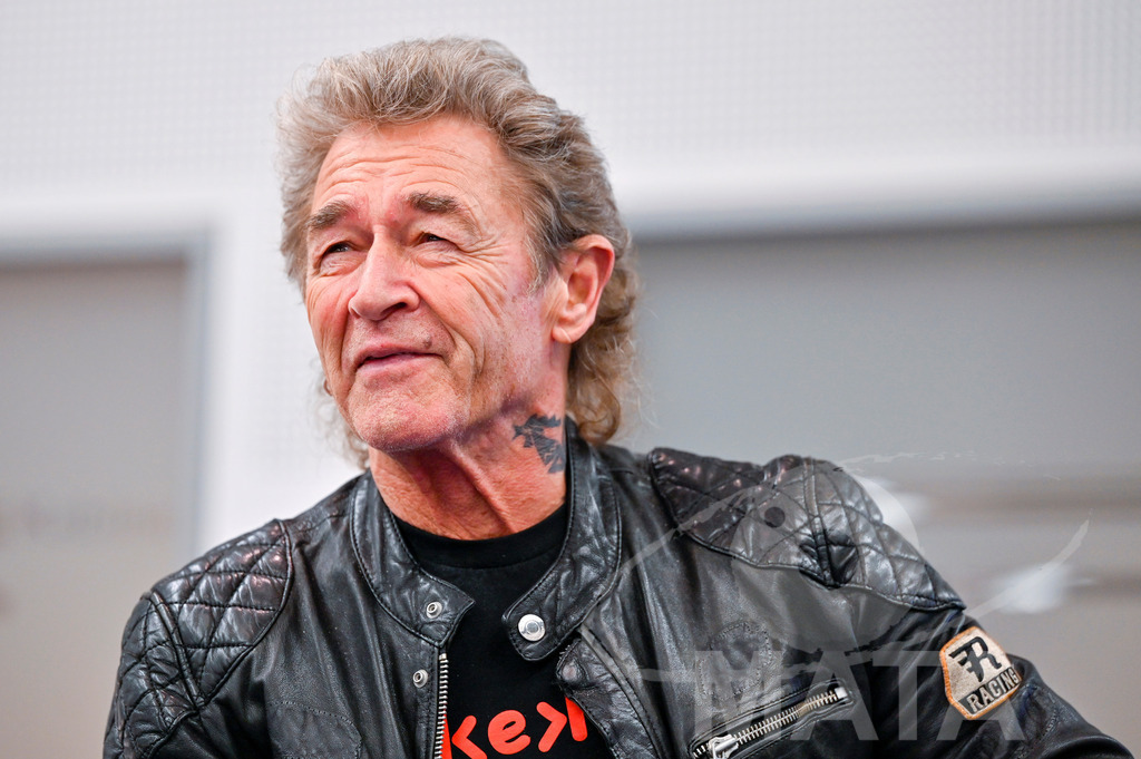 _DWI1777 | Peter Maffay bei Presse Konferenz auf der Stand Play Mobil bei der Spielwarenmesse in Messe Nürnberg. Nürnberg, 31.01.2023 - Realisiert mit Pictrs.com