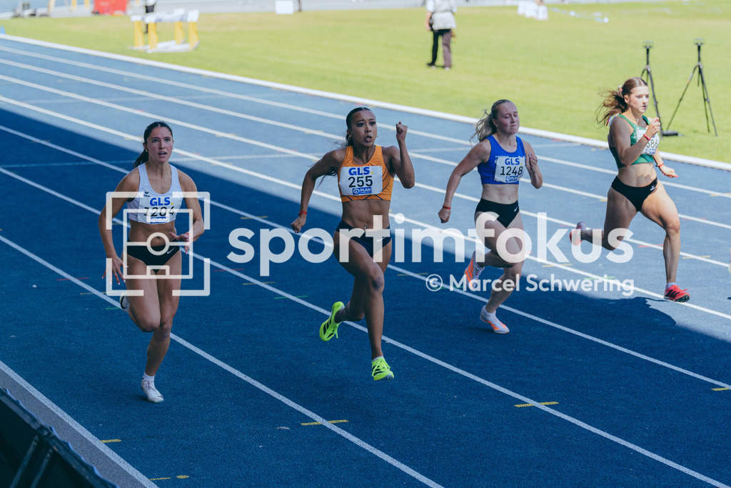 Deutsche Meisterschaften U20 / U16 2026 | Helena Allegra Bendig, TuS Lichterfelde, 255,  Luisa Jose, SV GO! Saar 05, 1204, Anna Sophie Pech, LAC Erdgas Chemnitz, 1248, 100-Meter-Lauf, Deutsche Meisterschaften der U20 &amp; U16 2026, Lohrheidestadion Bochum-Wattenscheid, 11.07.2026. Foto: Marcel Schwering / sportimfokus - Realisiert mit Pictrs.com