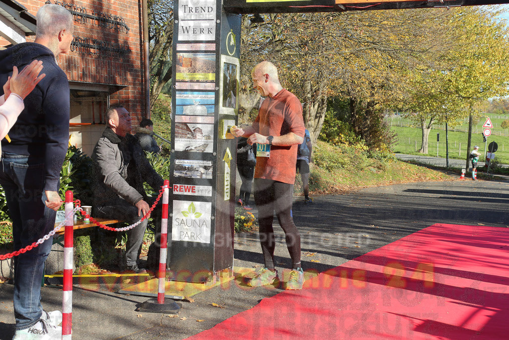 221113_1211_EX1_8668 | Sportfotografie im Rhein-Sieg Kreis, Köln, Bonn, NRW, Rheinland Pfalz, Hessen, etc. Unser Tätigkeitsfeld umfasst den Laufsport vom Volkslauf über den Marathon, Duathlon, Triathon bis zum Ultralauf wie Kölnpfad Ultra oder Schindertrail.