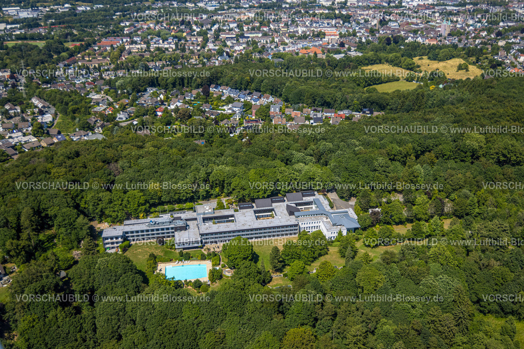 Schwelm230709162 | Luftbild, Bildungseinrichtung der BGHM (Berufsgenossenschaft Holz und Metall), Schwimmbad, Schwelm, Ruhrgebiet, Nordrhein-Westfalen, Deutschland