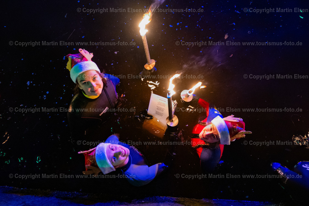 Stade Weihnachtsmarkt Fackelschwimmer DLRG_ELS_7867161223 | Stade DLRG Fackelschimmen 3.Advent - Realisiert mit Pictrs.com