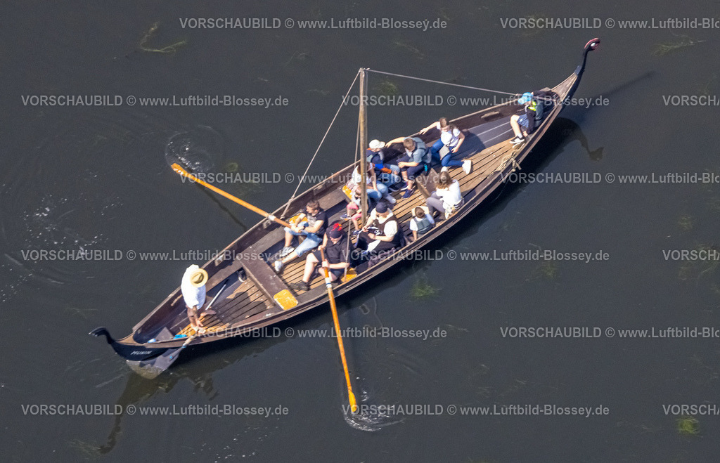 Bochum220503508 | Luftbild, nachgebautes Wikingerboot mit Ruderern, Mittelalterspektakel, Wikingerfest am Kemnader See im Hafen Heveney, Querenburg, Bochum, Ruhrgebiet, Nordrhein-Westfalen, Deutschland