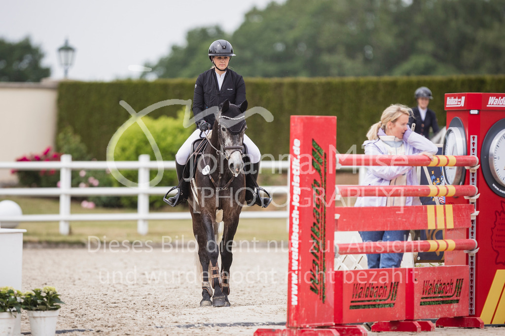 25059_MayDays_SprPf-A-264 | Deine schönsten Turniermomente als professionelle Fotos! Entdecke hochwertige Pferdesport-Fotografie im Online-Shop. Jetzt Fotos finden & bestellen!